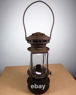 ANTIQUE DIETZ SPORT SKATER LANTERN OIL LAMP with H2 GLOBE ALL ORIGINAL