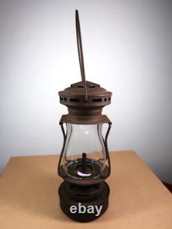 ANTIQUE DIETZ SPORT SKATER LANTERN OIL LAMP with H2 GLOBE ALL ORIGINAL