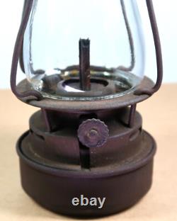 ANTIQUE DIETZ SPORT SKATER LANTERN OIL LAMP with H2 GLOBE ALL ORIGINAL