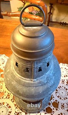 ANTIQUE MARITIME RED SIGNAL LANTERN, SHIP'S OIL LAMP, (KEROSENE). 1890-1930s