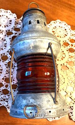 ANTIQUE MARITIME RED SIGNAL LANTERN, SHIP'S OIL LAMP, (KEROSENE). 1890-1930s