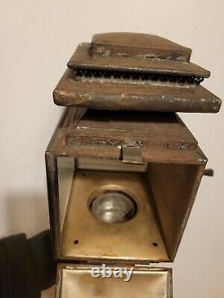 Antique AMISH BUGGY CARRIAGE LANTERN lamp & Wall Brackett. Works Great