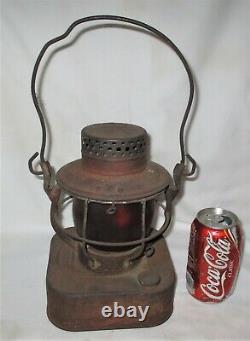 Antique Metal Dietz Oil Kerosene Lamp Lantern 8 Day N. Y. USA Warwick H. D. Globe