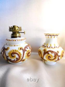Antique Miniature Milk Glass Oil Lamp S1, fig. 200