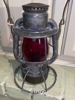 Antique Original Iron Dietz Vesta Kero Oil Lamp Lantern New York USA EST 1910