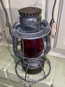 Antique Original Iron Dietz Vesta Kero Oil Lamp Lantern New York USA EST 1910