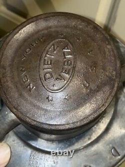 Antique Original Iron Dietz Vesta Kero Oil Lamp Lantern New York USA EST 1910