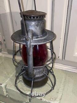 Antique Original Iron Dietz Vesta Kero Oil Lamp Lantern New York USA EST 1910