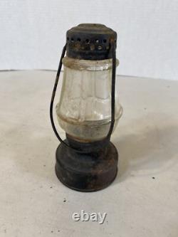Antique Skaters tin lantern small gas lantern twist onto base oil lamp 61B75