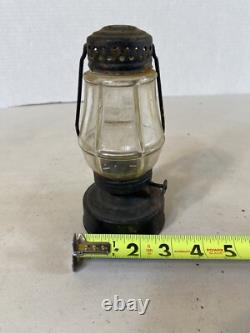 Antique Skaters tin lantern small gas lantern twist onto base oil lamp 61B75