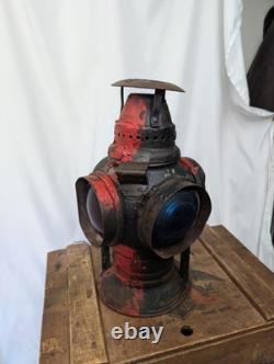 Antique The ADLAKE Non-Sweating Lamp Chicago Railroad Train Switch Lantern