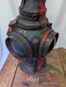 Antique The ADLAKE Non-Sweating Lamp Chicago Railroad Train Switch Lantern