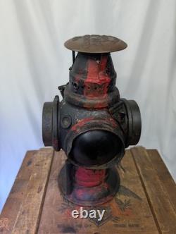 Antique The ADLAKE Non-Sweating Lamp Chicago Railroad Train Switch Lantern