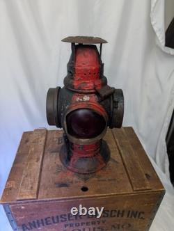 Antique The ADLAKE Non-Sweating Lamp Chicago Railroad Train Switch Lantern