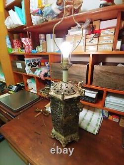 Antique / VTG Wrought Iron Metal Lamp Lantern Lion Head Accents 17 Chippy Paint