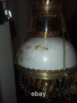 Antique hanging oil/kerosene parlor lamp