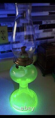 Bright Glow Under UV Light Antique Vtg Uranium Glass Oil Lamp Green