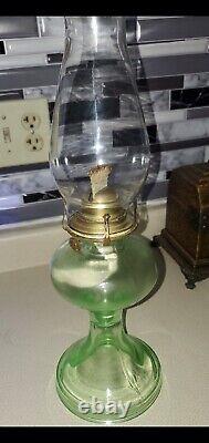 Bright Glow Under UV Light Antique Vtg Uranium Glass Oil Lamp Green