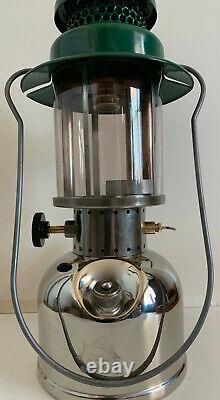 Coleman 242K Canadian lantern (4/1934)