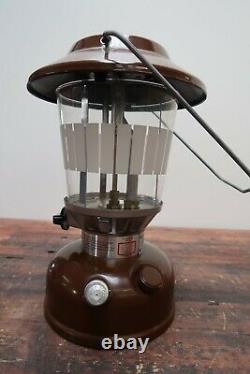 Coleman 275 Brown Double Mantle Lantern Dated Jan 76 With Clam Case