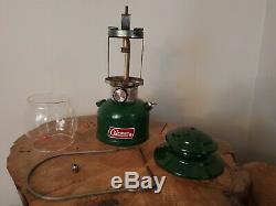 Coleman Lantern Model 200a700 4/82 Green