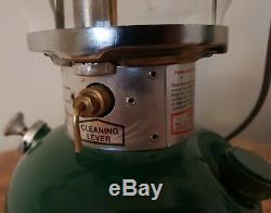 Coleman Lantern Model 200a700 4/82 Green