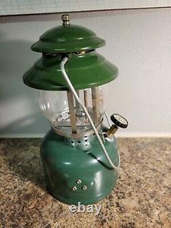 Coleman Single Mantle LP Gas Canister Lantern in Red Metal case GREAT SHAPE