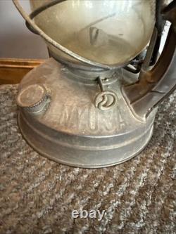 Dietz Little Wizard kerosene lantern Antique Kerosene Barn Lantern New York USA