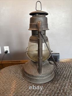 Dietz Little Wizard kerosene lantern Antique Kerosene Barn Lantern New York USA