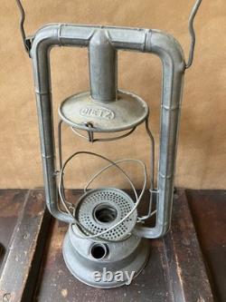Dietz Monarch Antique Kerosene Lantern. 1942 Antique Lantern