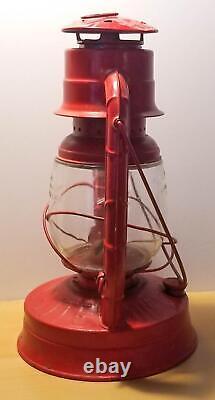 Dietz N. Y. U. S. A. No. 2 D-Lite Lantern Antique Red Vintage Oil Kerosene Old Lamp