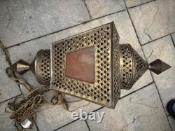 Hanging metal/brass lantern Moroccan/Middle Eastern-style lantern