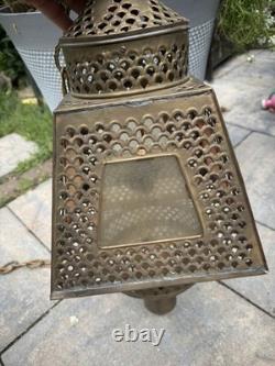 Hanging metal/brass lantern Moroccan/Middle Eastern-style lantern