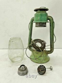 Old Antique Rare Army Color Iron Kerosene Lamp Lantern With Clear Glass Globe Mt