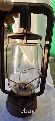 Old Vintage Dietz HY-LO Iron Kerosene Oil Lamp Lantern With Globe, Made In Usa