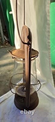 Old Vintage Dietz HY-LO Iron Kerosene Oil Lamp Lantern With Globe, Made In Usa