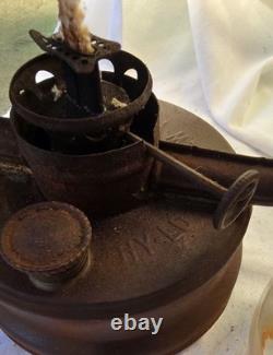Old Vintage Dietz HY-LO Iron Kerosene Oil Lamp Lantern With Globe, Made In Usa