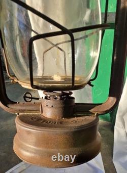 Old Vintage Dietz HY-LO Iron Kerosene Oil Lamp Lantern With Globe, Made In Usa