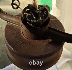 Old Vintage Dietz HY-LO Iron Kerosene Oil Lamp Lantern With Globe, Made In Usa