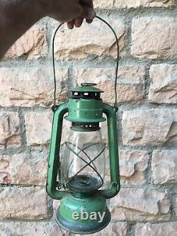 Old Vintage Rare Army Color Iron Kerosene Lamp Lantern With Original Glass Globe