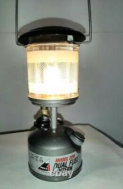 Small Coleman PEAK 1 Dual Fuel lantern Model 229, great working, near mint cond