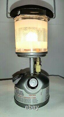 Small Coleman PEAK 1 Dual Fuel lantern Model 229, great working, near mint cond