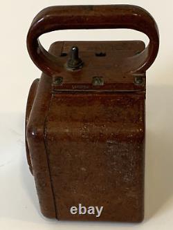 U. S. Navy WWII USN Signal Lantern Lamp Brown Bakelite 815-74434 UNTESTED