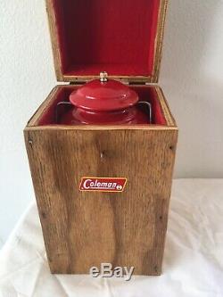 VINTAGE 1966 RED COLEMAN LANTERN 200A with Carrying Case (GREAT CONDITION) WOW