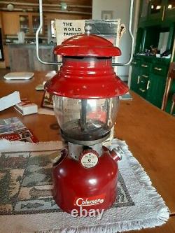 VINTAGE COLEMAN LANTERN 200A Rare BURGUNDY/MAROON COLOR 1 /1962 Single Mantle