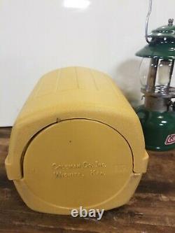 VINTAGE COLEMAN MODEL 200A GREEN LANTERN DATED 11-80 With CLAM CASE EXCELLENT