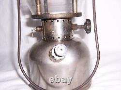 VINTAGE COLEMAN MODEL 242B LANTERN MADE IN USA 1930s with Sunrise Globe