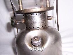 VINTAGE COLEMAN MODEL 242B LANTERN MADE IN USA 1930s with Sunrise Globe