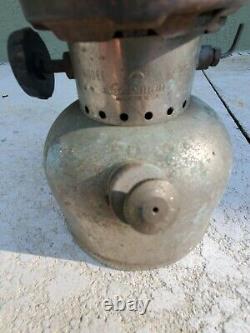 VINTAGE EARLY COLEMAN LANTERN 202-THE SUNSHINE OF THE NIGHT NICE working