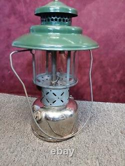 Vintage 1930's Or 60's Antique Coleman Lantern/ Glass Globe